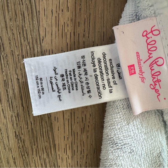 Lilly Pulitzer for Pottery Barn Teen Circa Beach Towel 60x60 Blue Pink - Picture 3 of 4